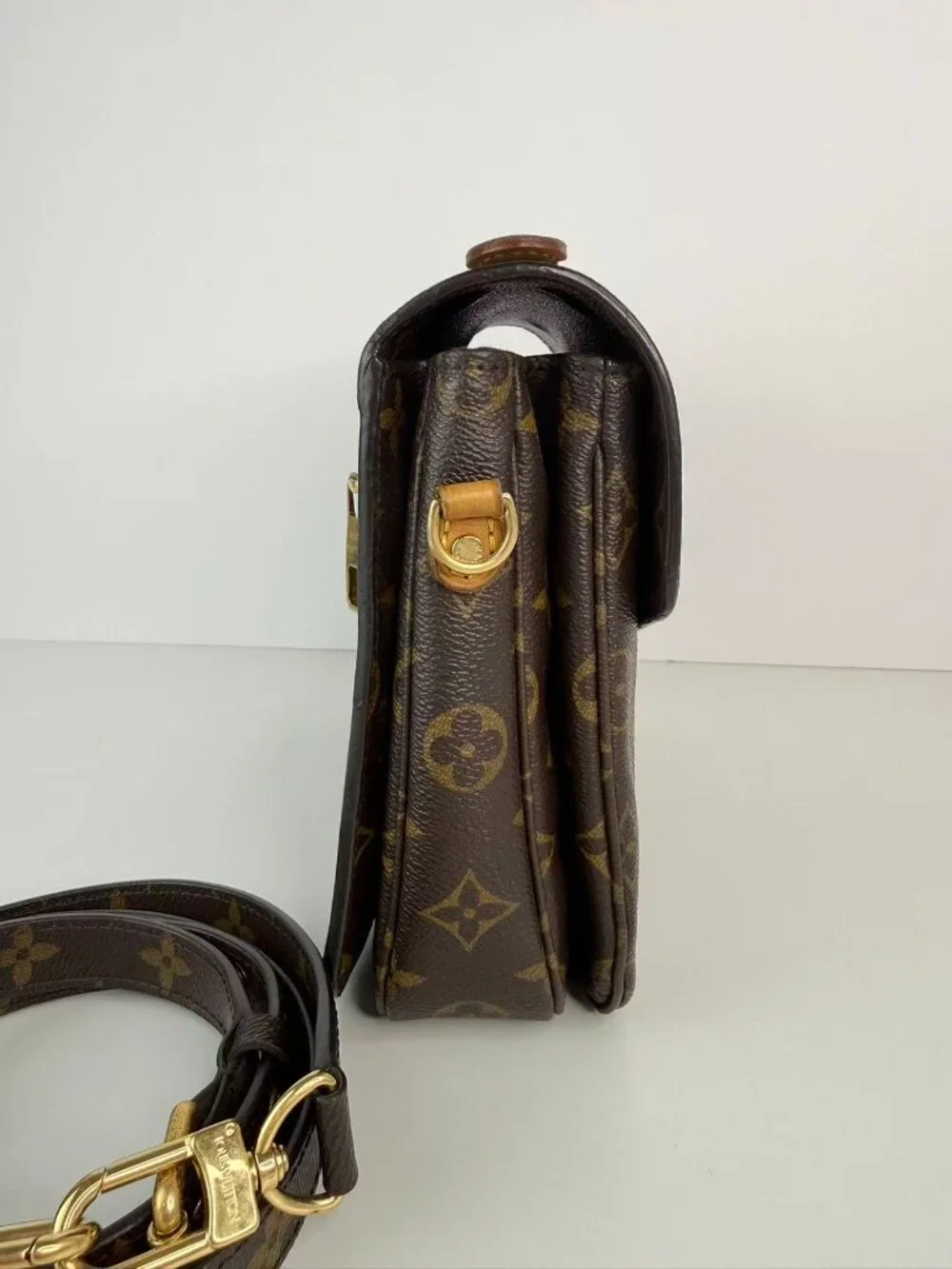 Louis Vuitton Pochette Metis